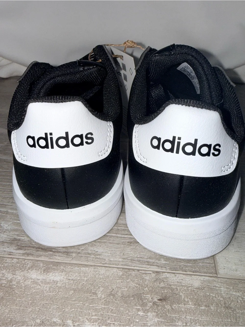 Adidas Grand Court 3.0 Kids 3.5 Black White Sneakers NWT